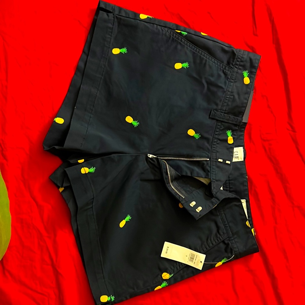 Gap shorts with a pineapple print